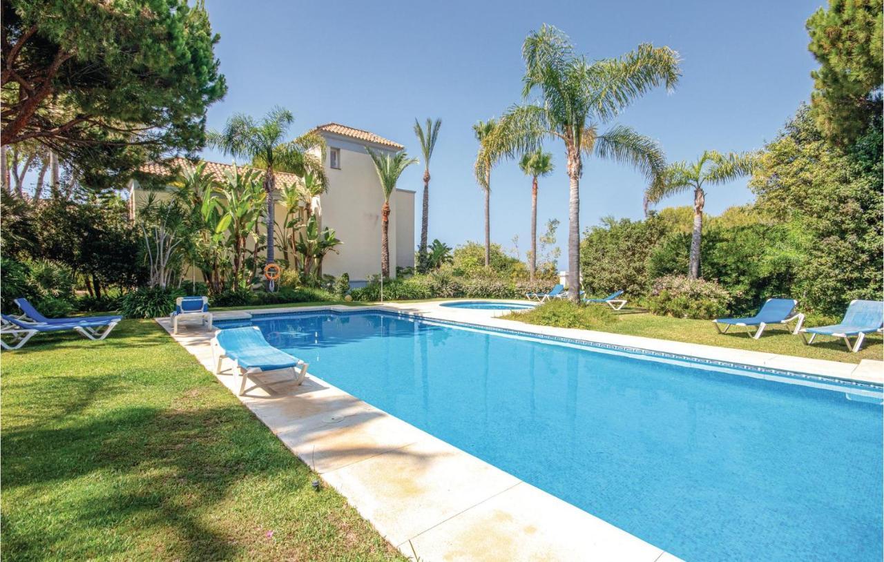 Beautiful Apartment In Marbella-Cabopino With 2 Bedrooms, Wifi And Outdoor Swimming Pool Zewnętrze zdjęcie