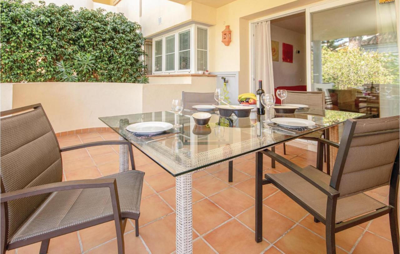 Beautiful Apartment In Marbella-Cabopino With 2 Bedrooms, Wifi And Outdoor Swimming Pool Zewnętrze zdjęcie